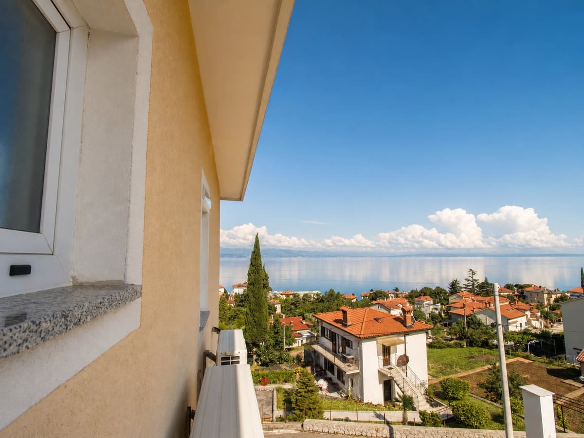 One-Bedroom Apartment with Balcony & Sea View — photo 6