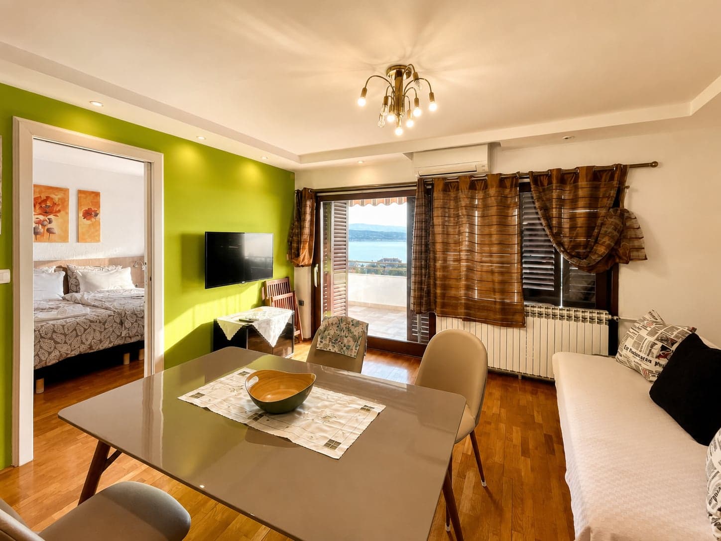 Apartment with Sea View — photo 2