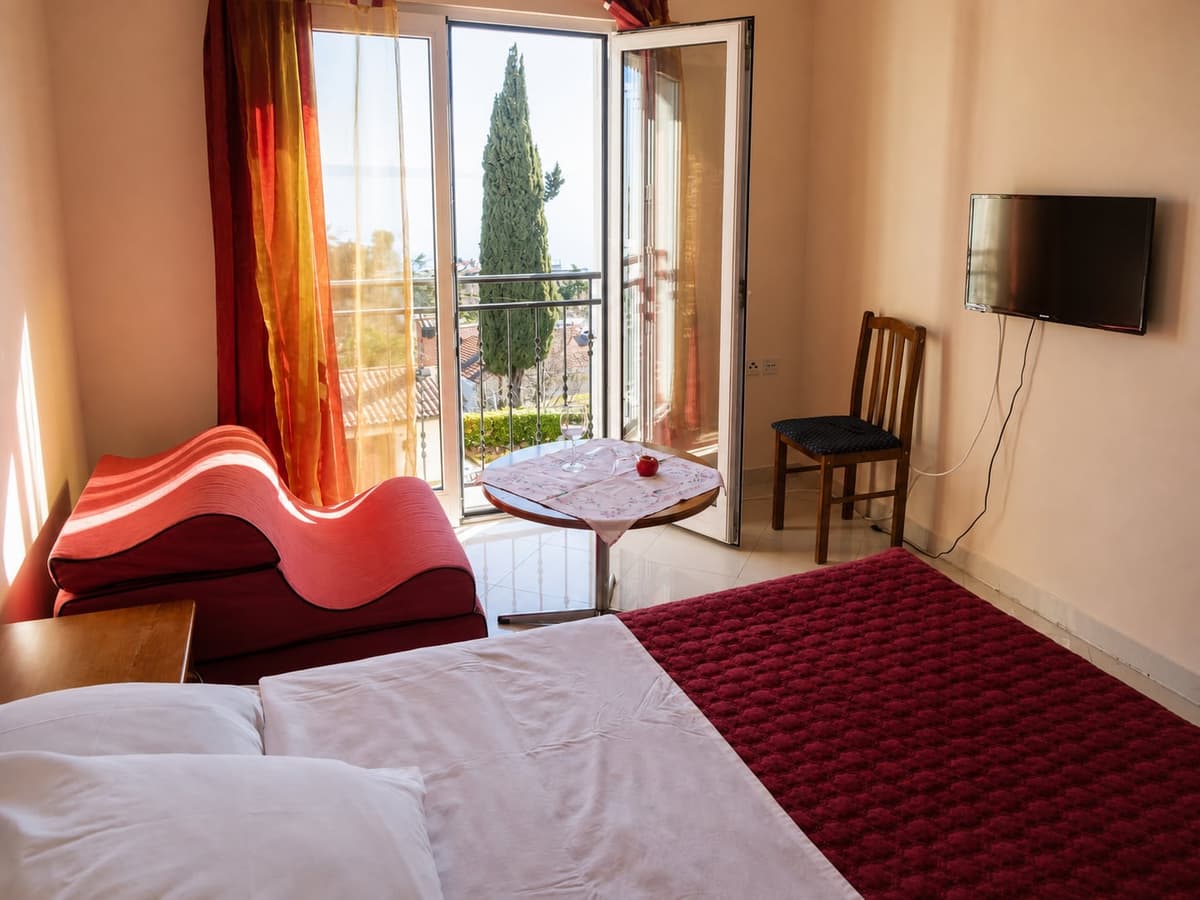 Double Room with Balcony & Sea View — photo 4