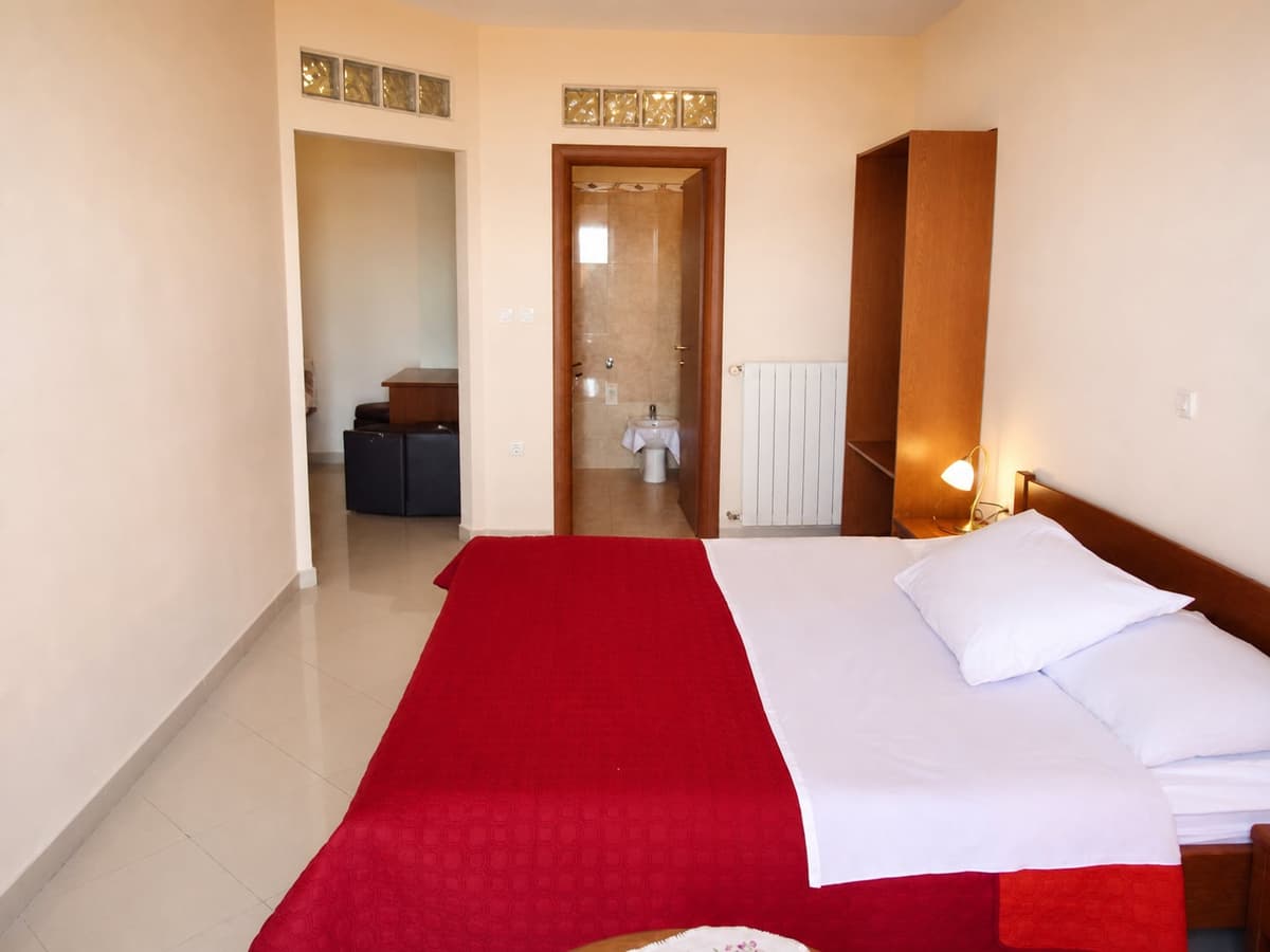 Double Room with Balcony & Sea View — photo 7