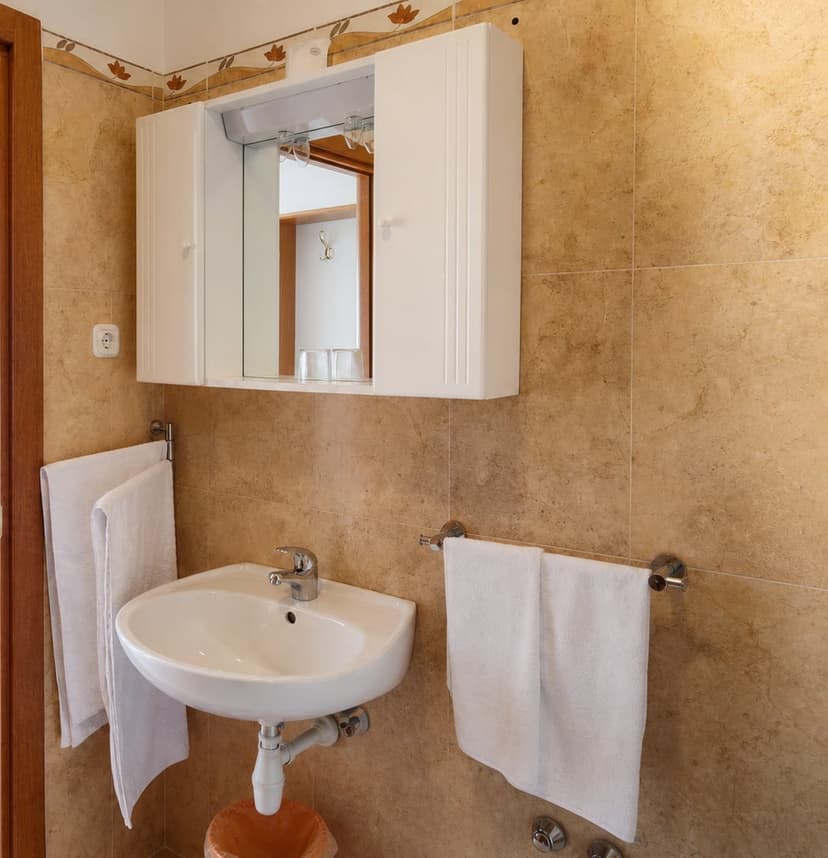 Double Room with Balcony & Sea View — photo 8