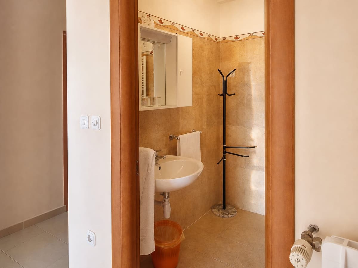 Double Room with Balcony & Sea View — photo 10